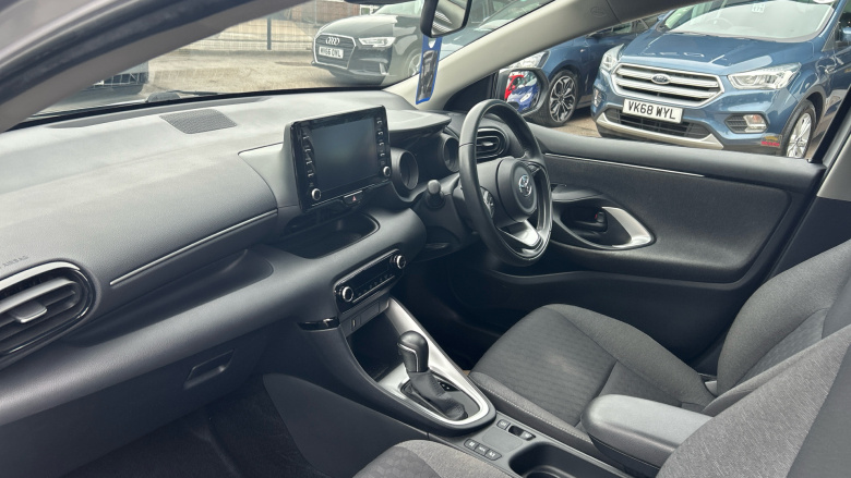 Toyota Yaris 1.5 Hybrid Design 5dr CVT Hybrid Hatchback